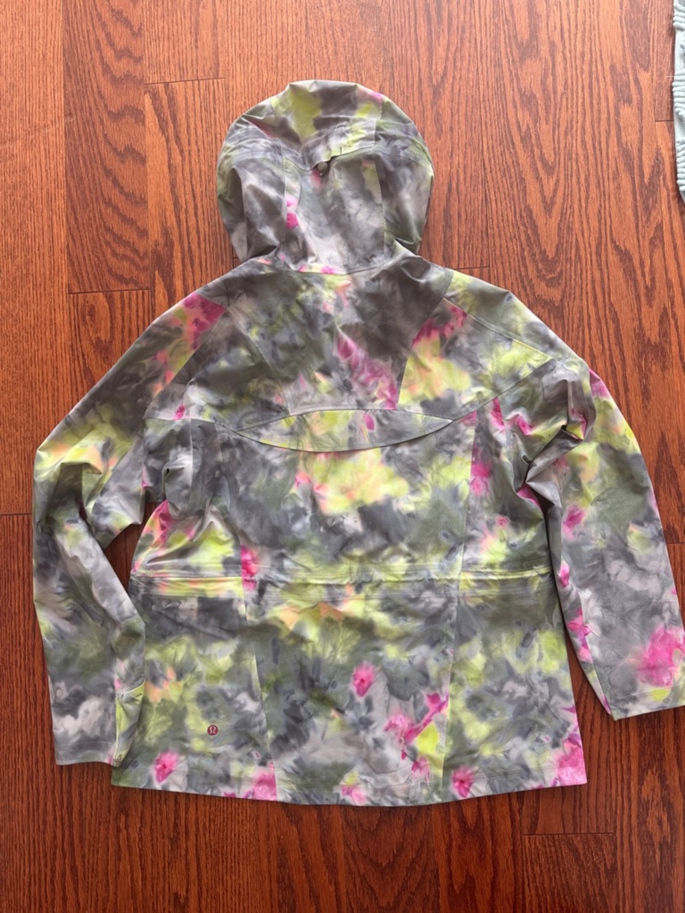 Lululemon Stretch Waterproof Hiking Half Zip Pullover Jacket Hyper Dye Multi 6! - Picture 7 of 10